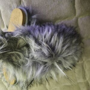 Cozy Gray Faux Fur Slippers
